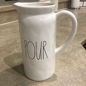 Rae Dunn pour pitcher